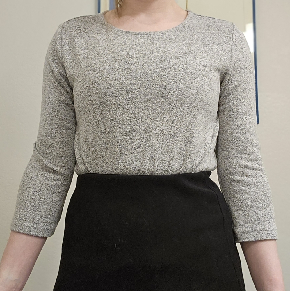 Gray 3 quarter sleeve women's small